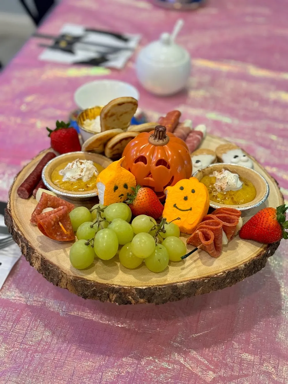 Toe Beans & Dreams Adoption Cafe cat cafe in Aiea - cats